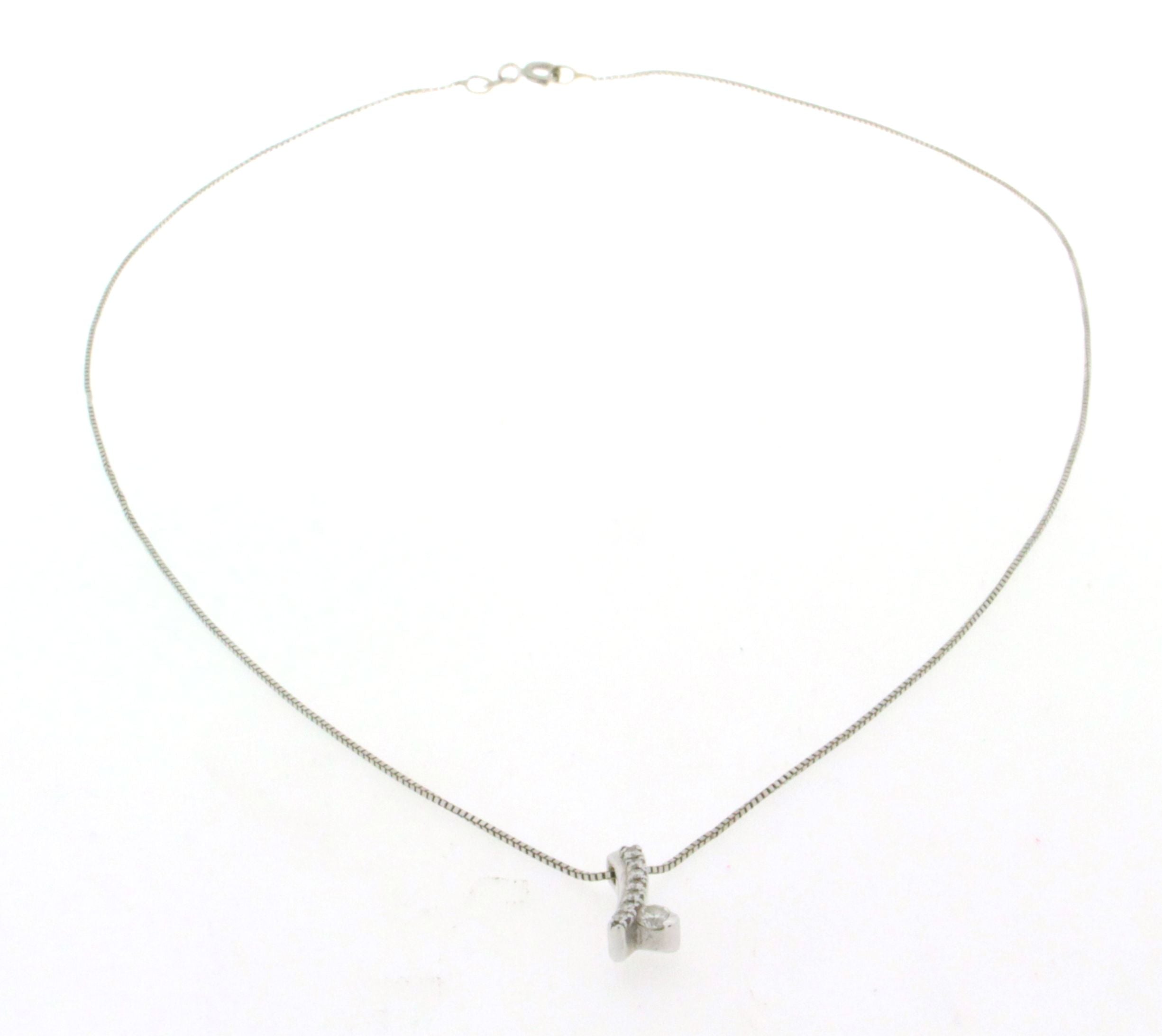 Girocollo in oro 18 kt, con 8 brillanti