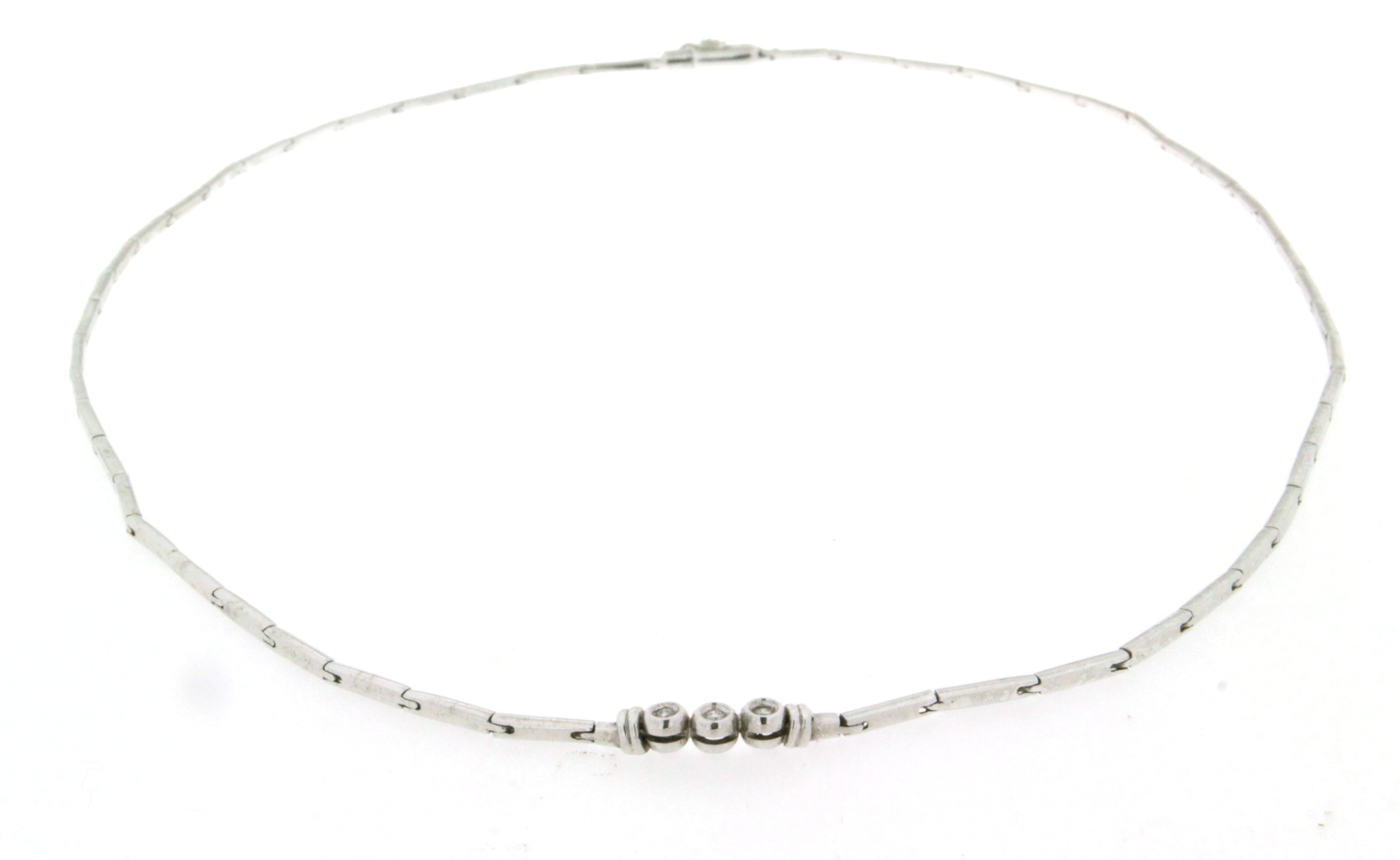 Girocollo in oro 18 kt con tre brillanti