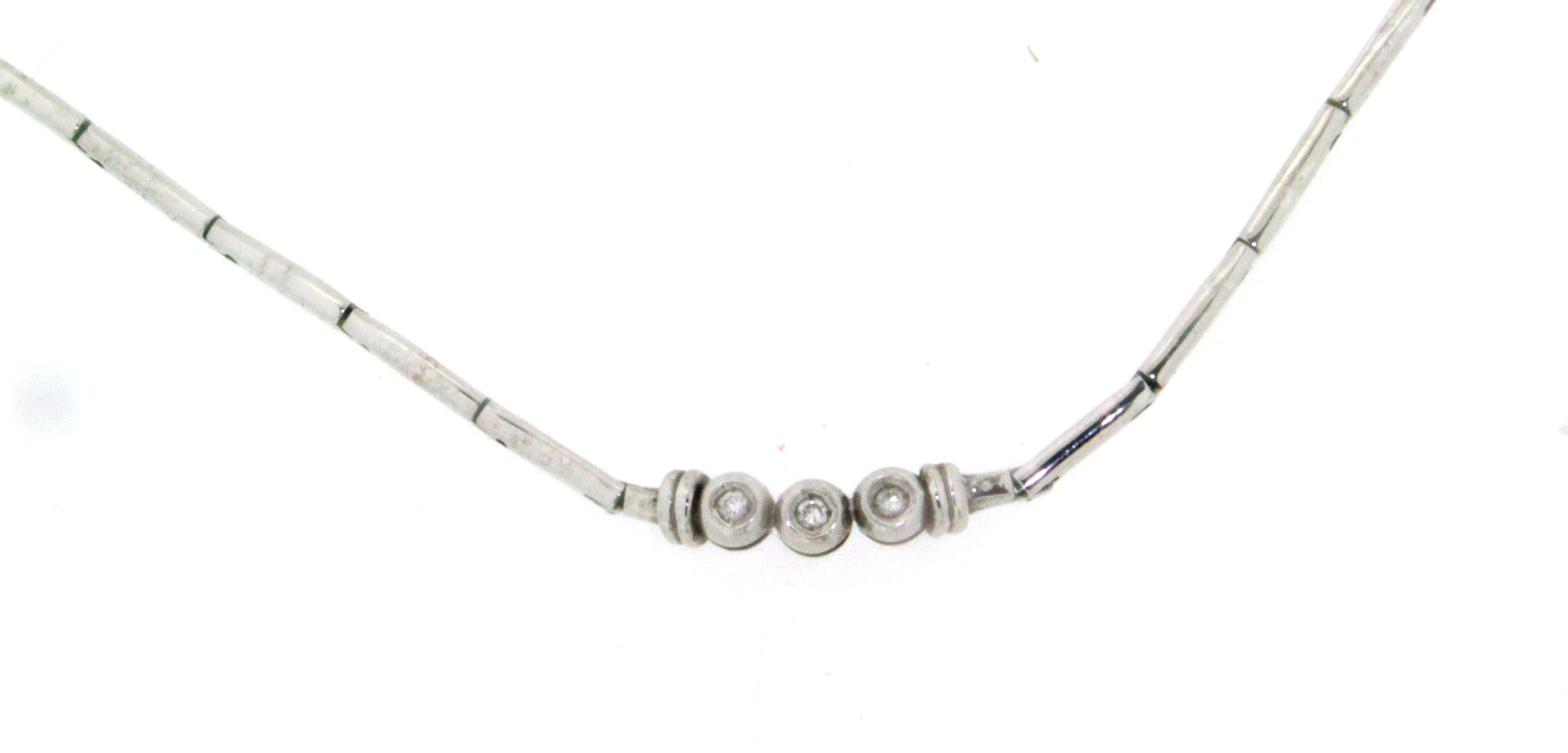 Girocollo in oro 18 kt con tre brillanti