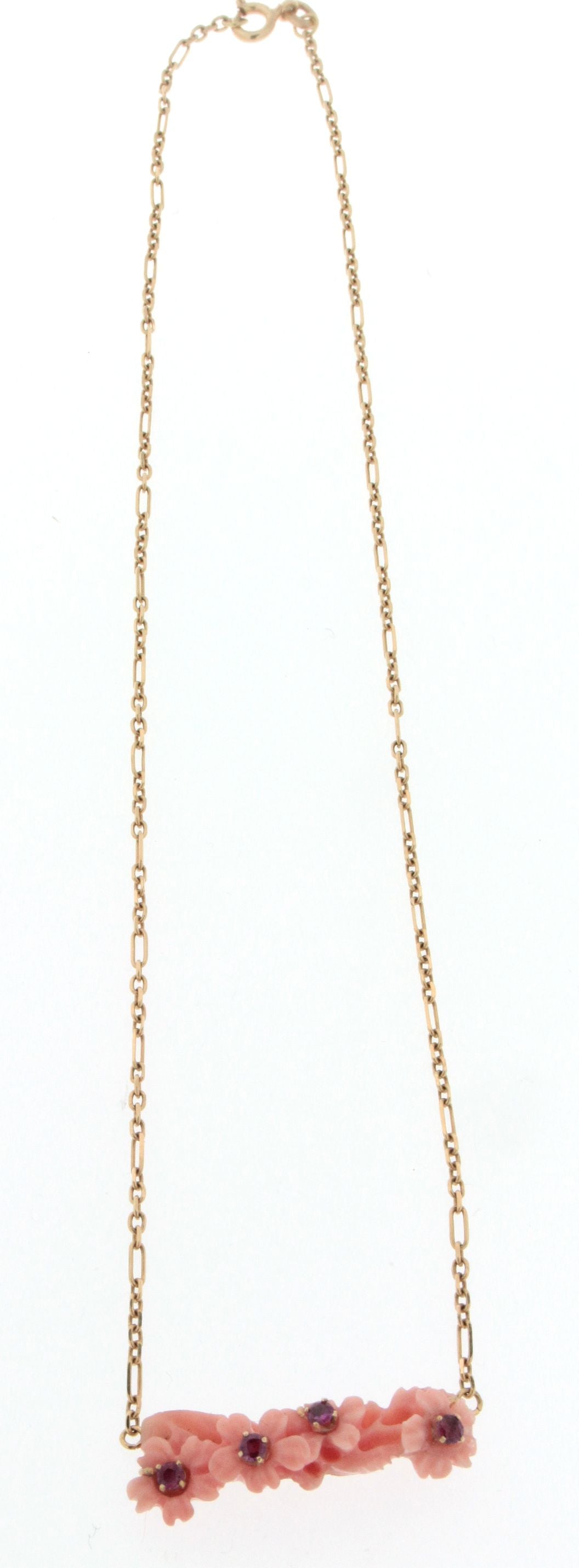 Girocollo in oro 18 kt con centrale in corallo rosa con incastonati piccoli rubini