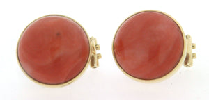 Paio di orecchini in oro 18 kt con spole di corallo, anni '70
