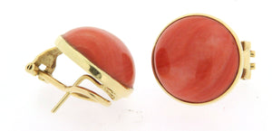 Paio di orecchini in oro 18 kt con spole di corallo, anni '70