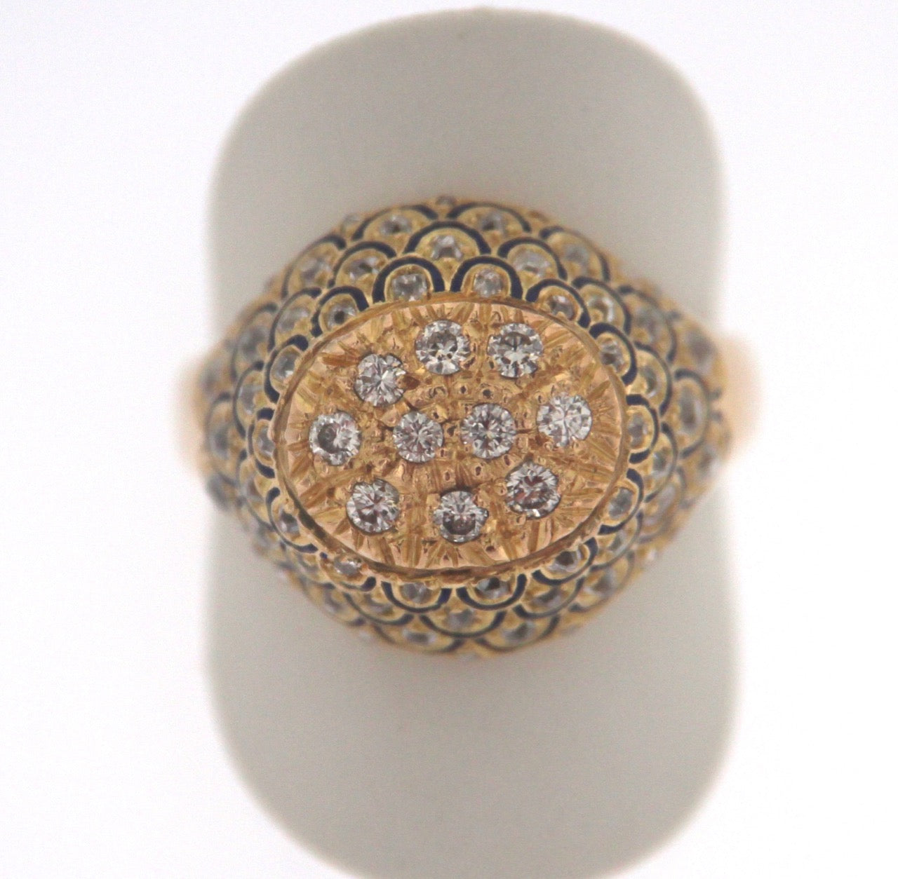 Anello oro 18kt. con contorno di diamanti taglio grezzo, con smalti blu. Usato (