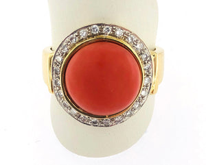 Anello in oro con corallo e brillanti usato
