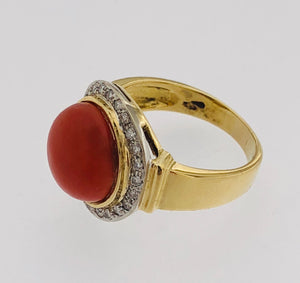 Anello in oro con corallo e brillanti usato