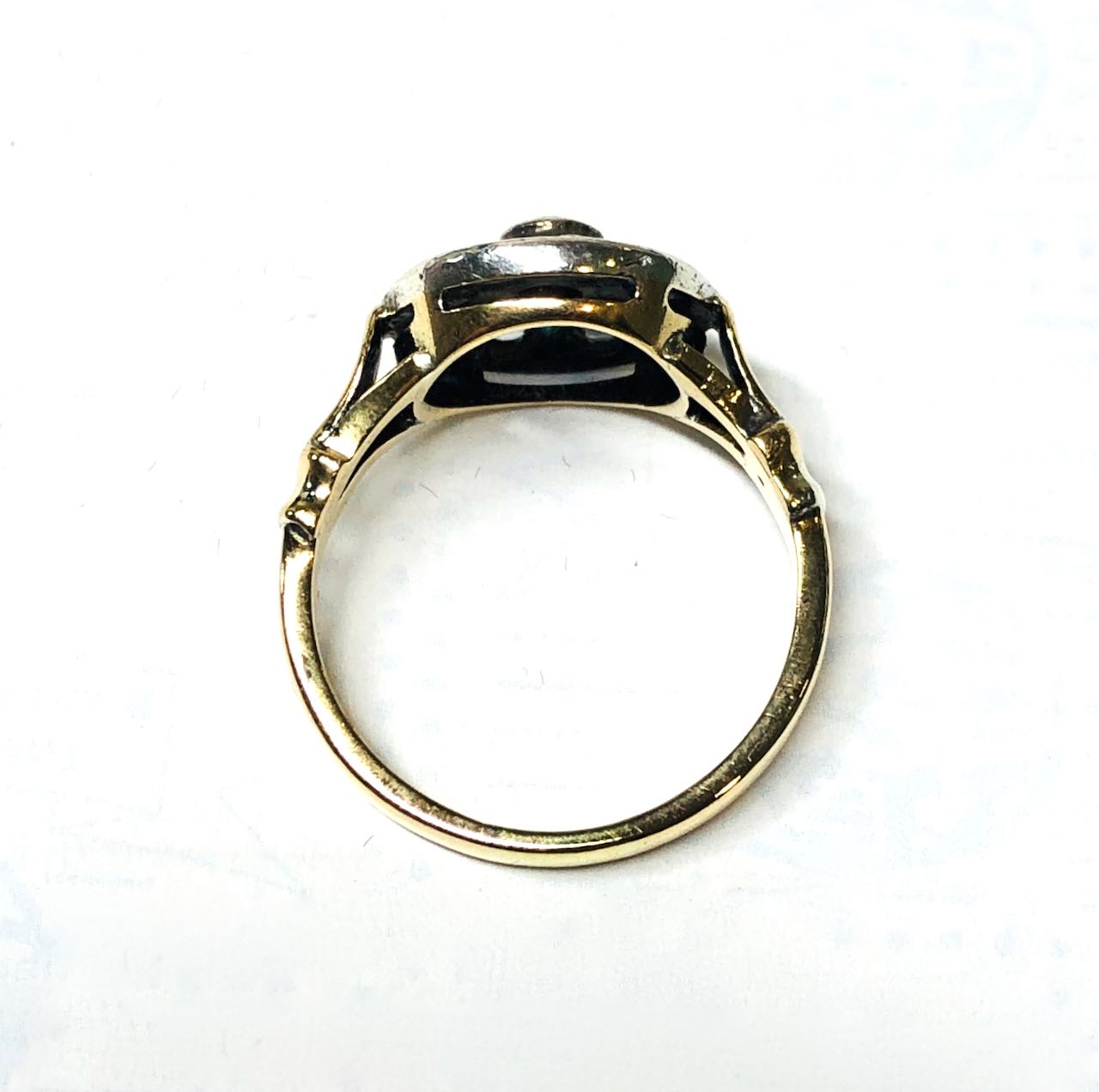 Anello in oro 18 kt e argento stile antico con diamanti