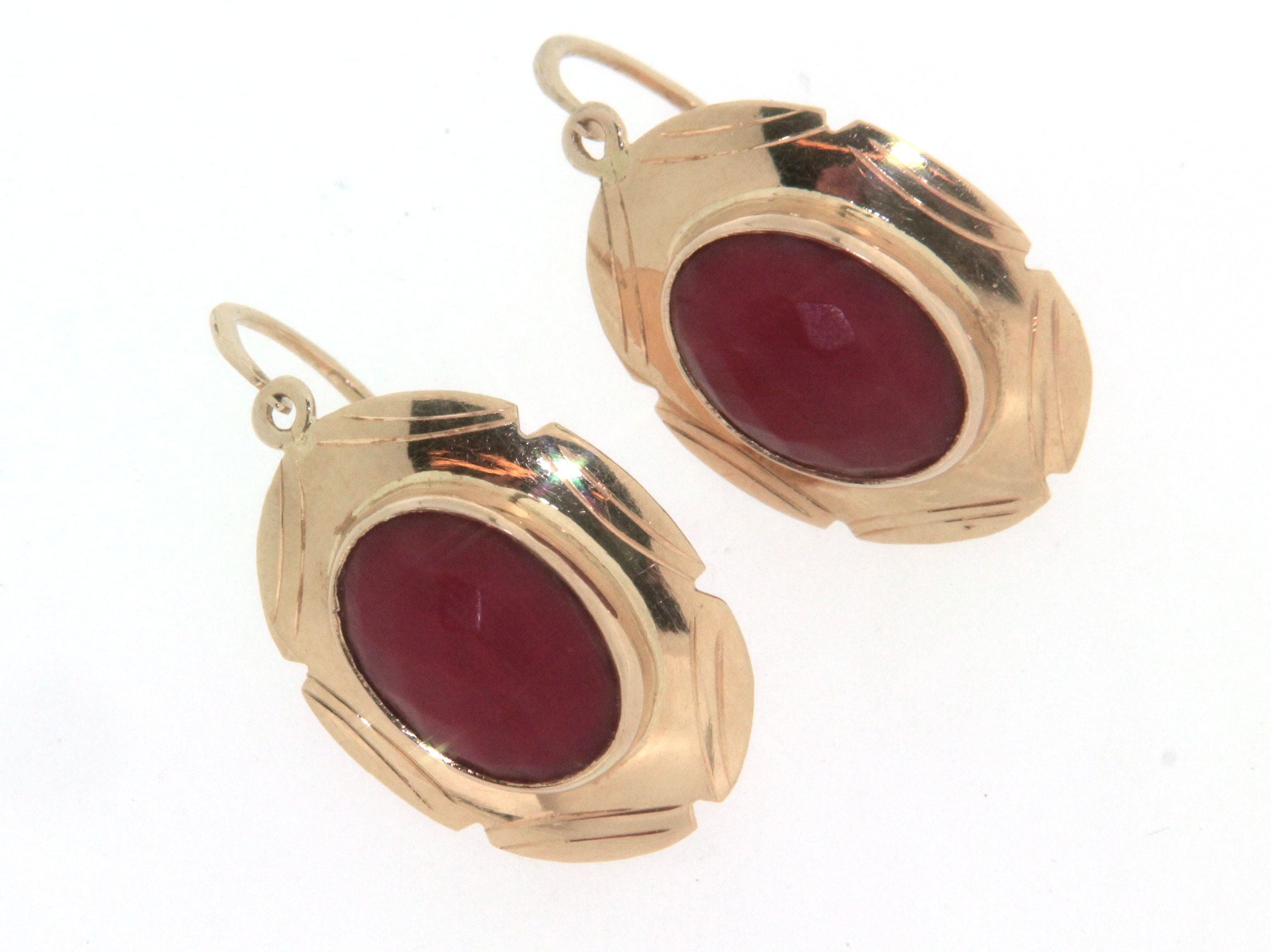 Coppia di orecchini in oro giallo 18 kt stile antico con corallo sardo