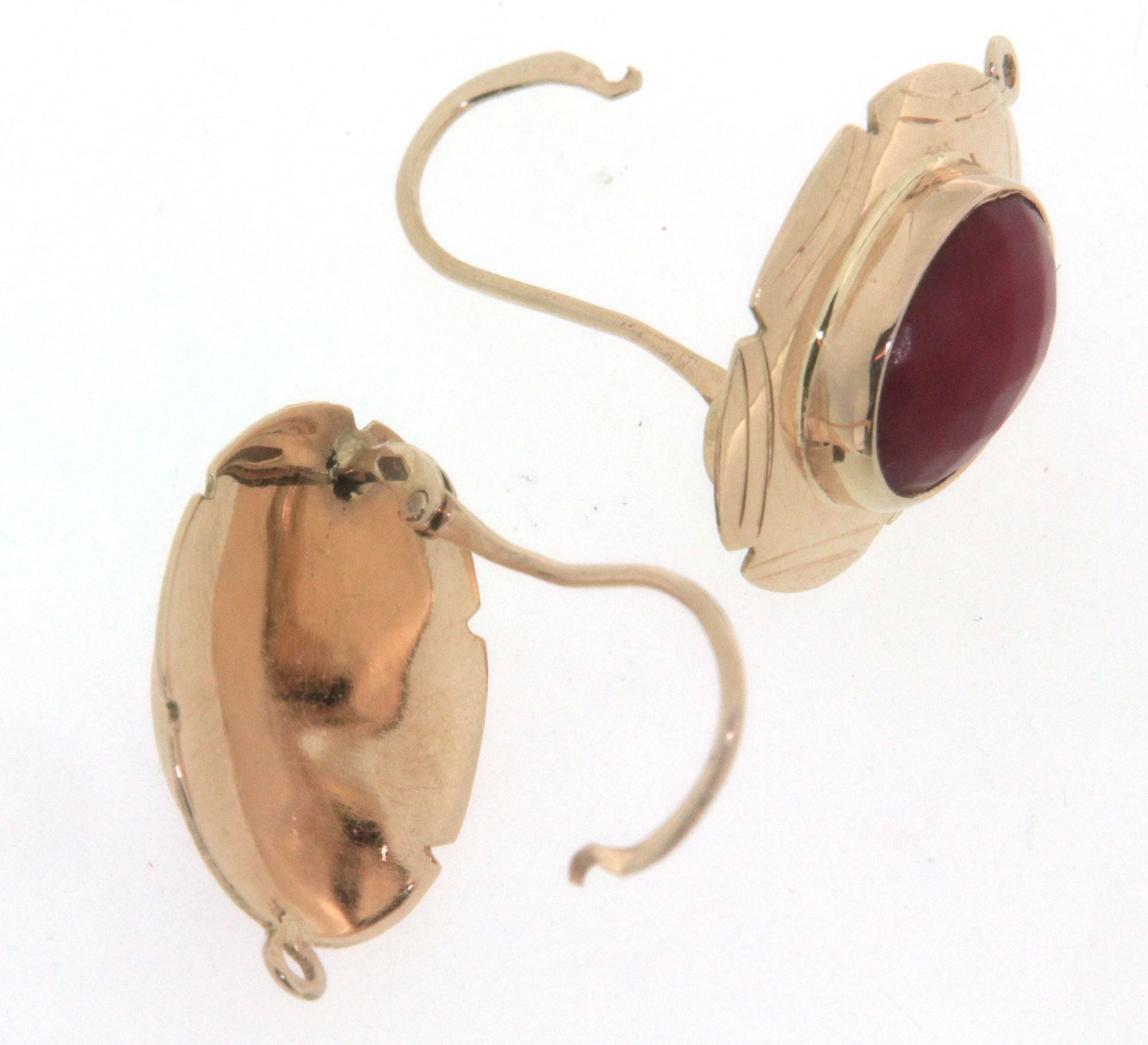 Coppia di orecchini in oro giallo 18 kt stile antico con corallo sardo