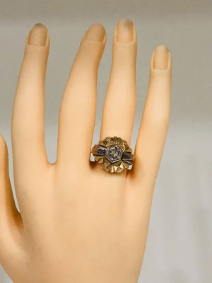 Anello D'epoca in oro bianco e giallo 12 kt con diamante