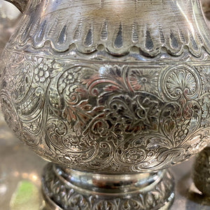 Servizio Argento 800 4 pezzi con pinza lavorazione fatta a mano sbalzo cesello e incisione anni 60