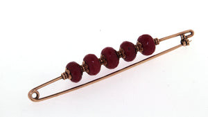 Spilla d'epoca in oro 18 kt con 5 coralli sfaccettati