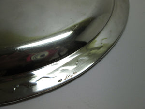 Vassoio usato, in argento 800 , in stile Gianmaria Buccellati, liscio all'interno e lavorato all'esterno usato