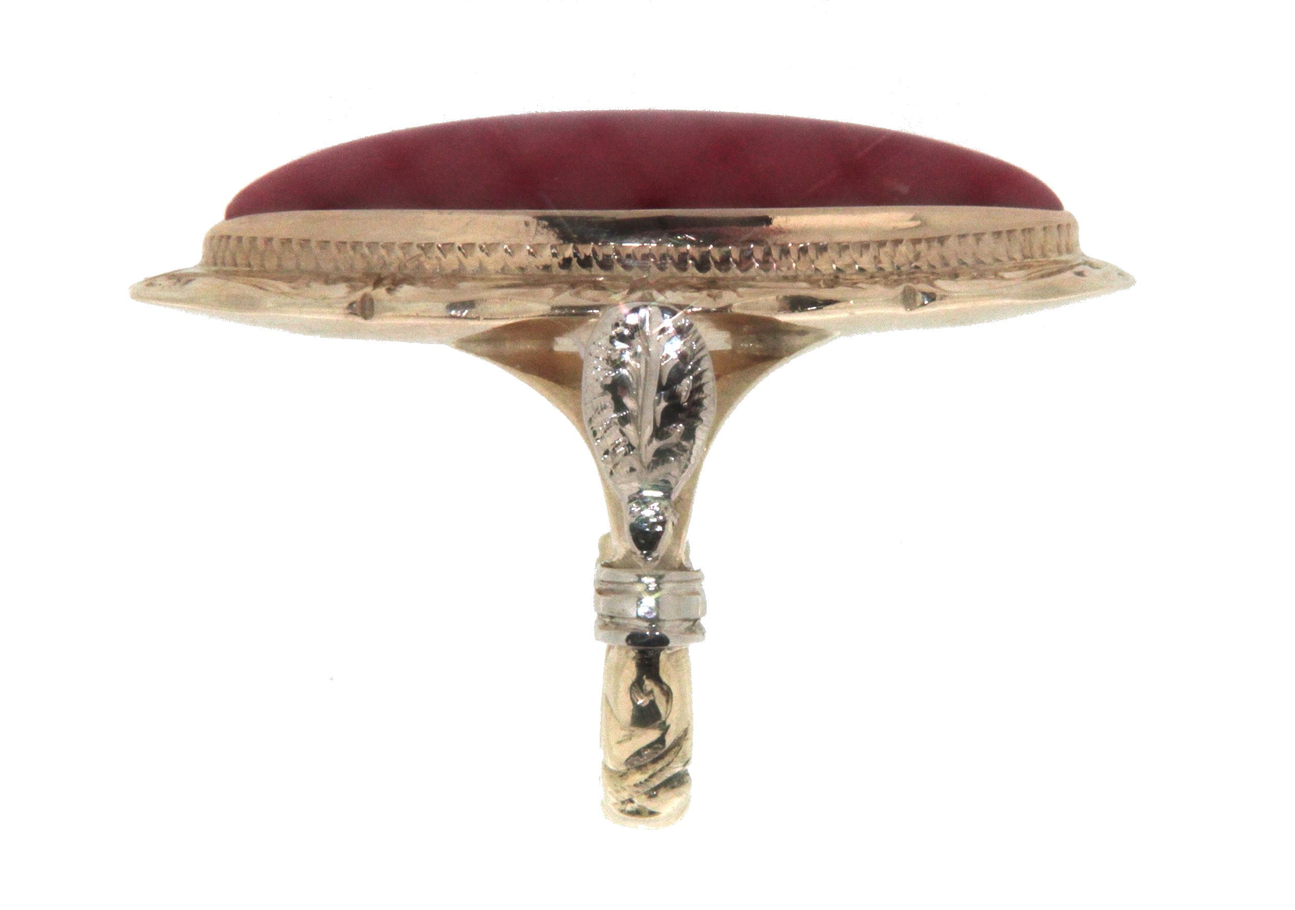 Anello in oro giallo e bianco 18 kt anni  80 in stile antico con corallo