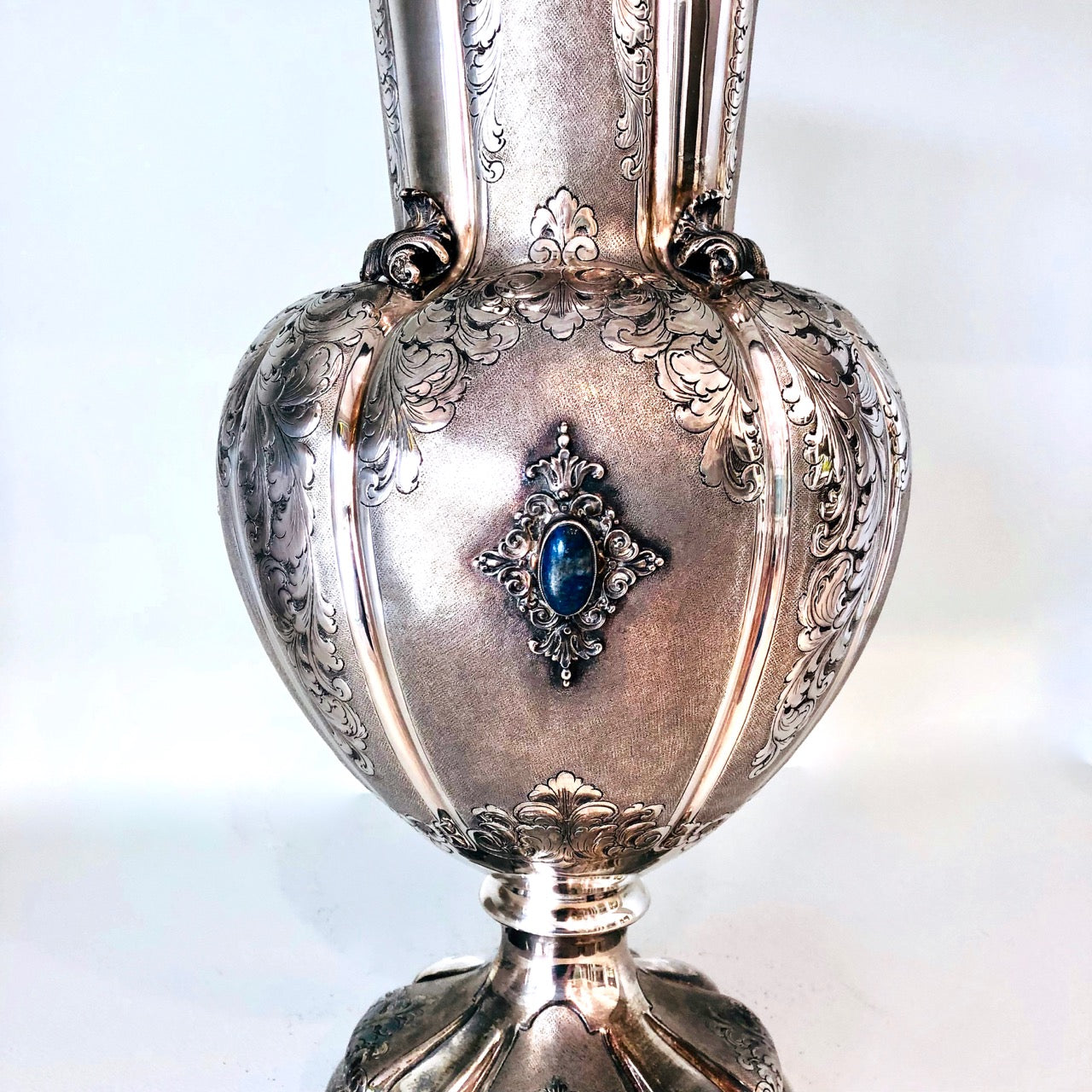 Vaso argento 800, usato con pietre Lapis ai lati (Cabouschon) anni 50 circa.