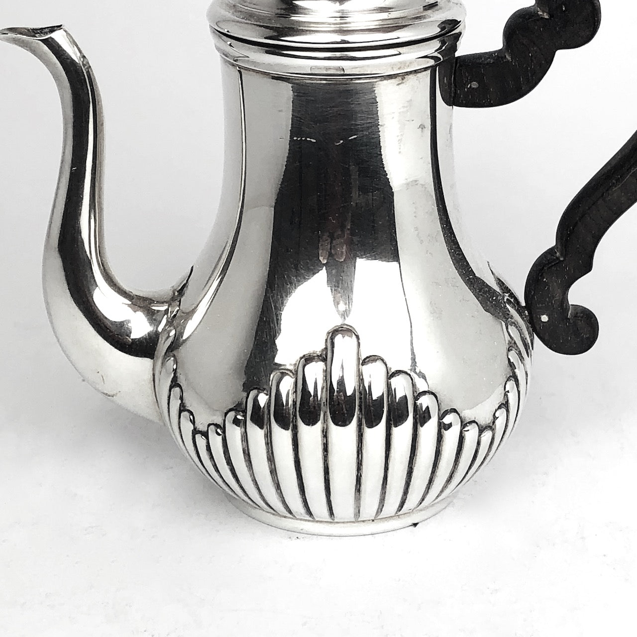 Lattiera in argento,manici in legno d'epoca, anni '30 , usata. 
