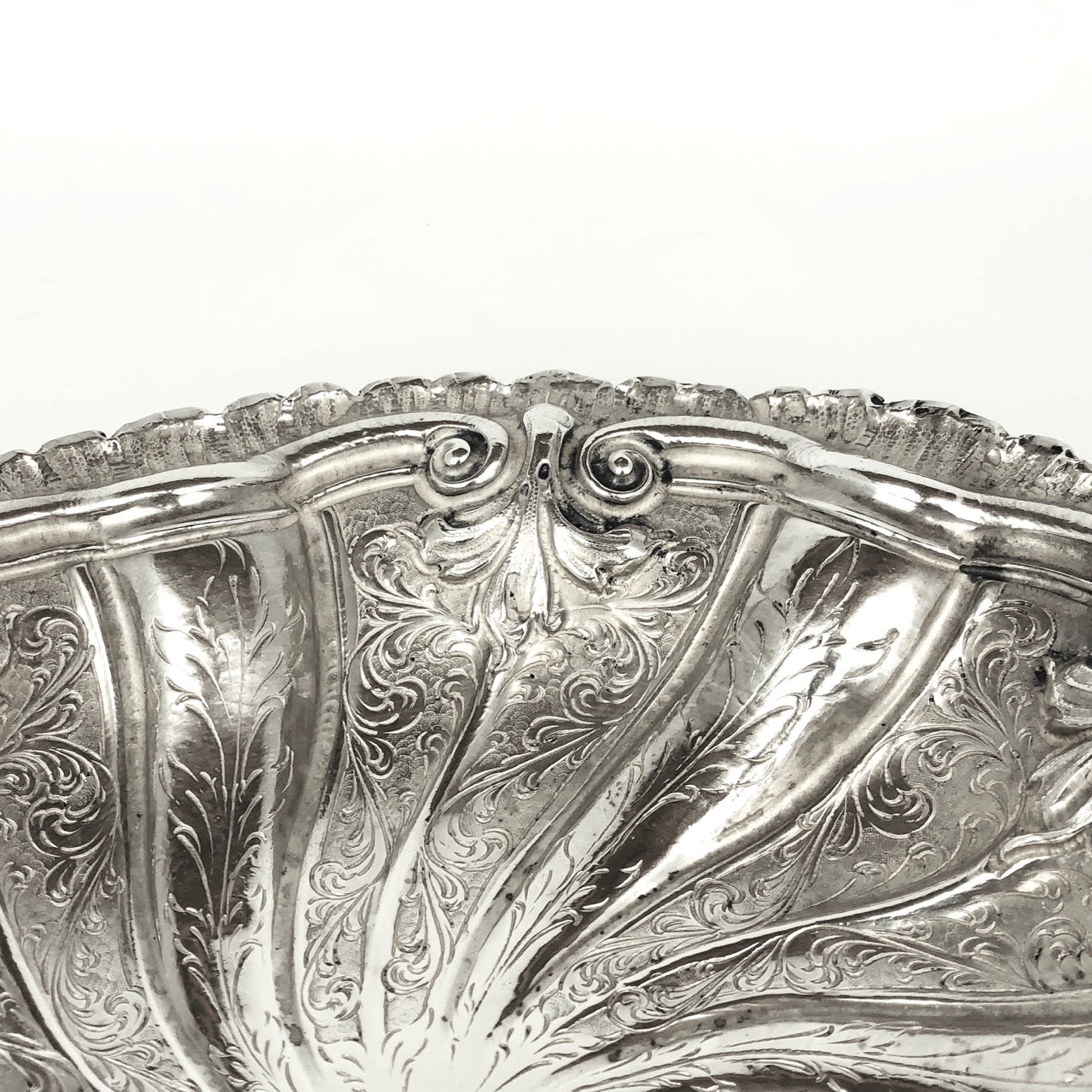 Piatto centrotavola in argento d'epoca primi del '900