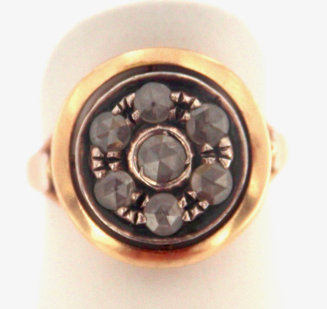 Anello in oro giallo e argento stile antico con rosette