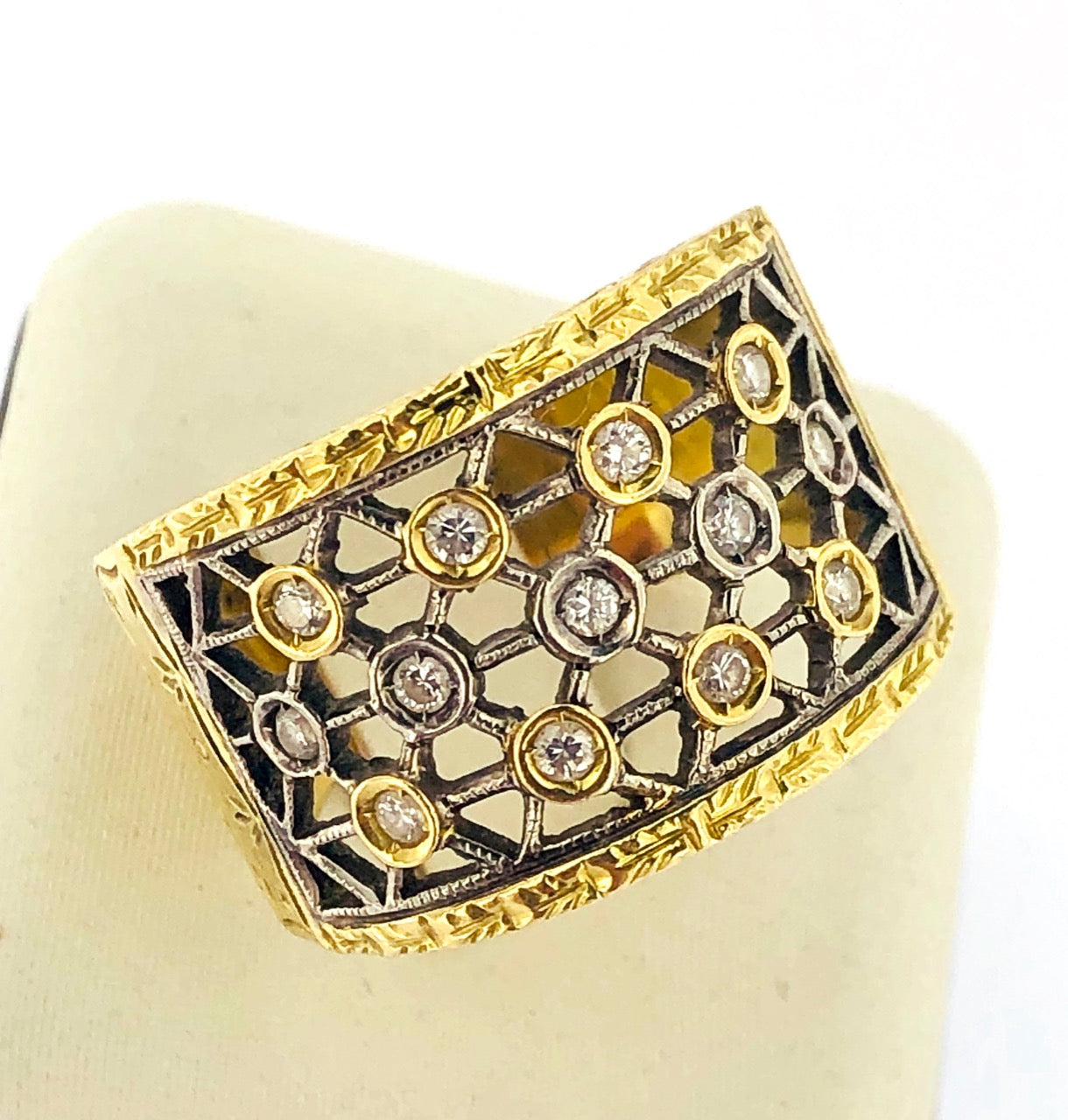 Anello in oro 18 kt lavorazione Buccellati  usato