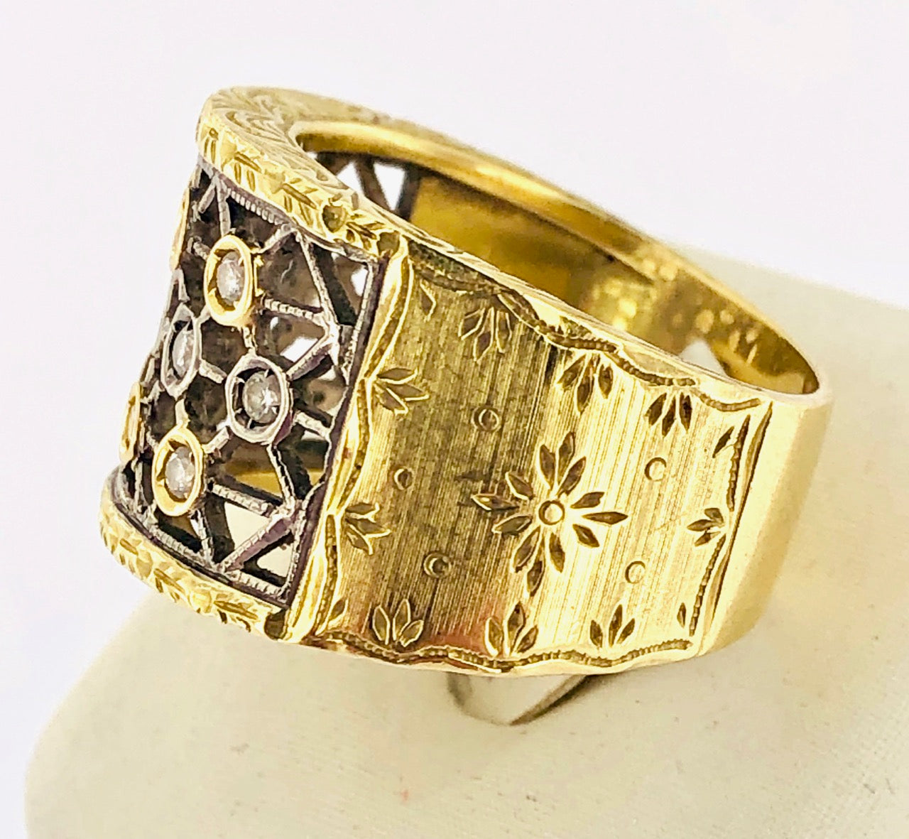 Anello in oro 18 kt lavorazione Buccellati  usato