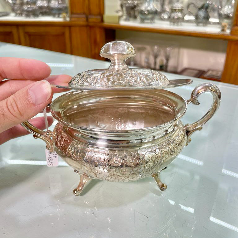 Zuccheriera D'epoca in argento 800 fatta a mano a sbalzo e cesello anni 70