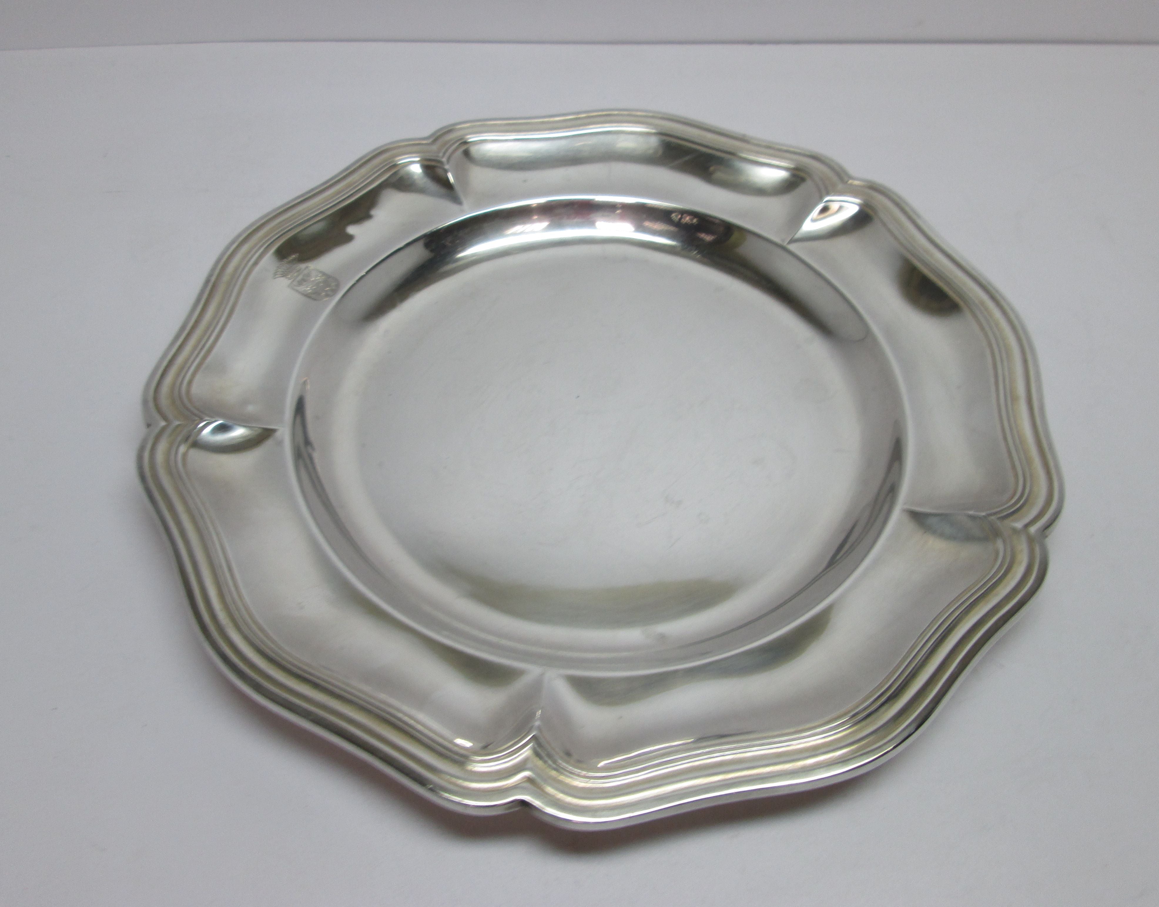 Piatto in argento usato, d'epoca, di forma rotonda